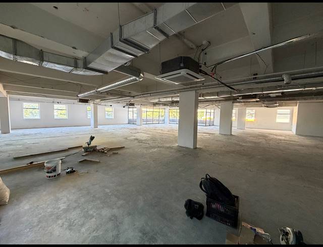 1,218M² BUILDING TO LET IN FORESHORE